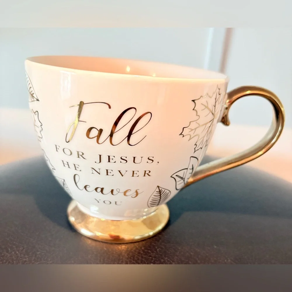 Grateful Gatherings Porcelain Large Cup Cream & Gold Trim Great Condition 14 oz. - Picture 7 of 9